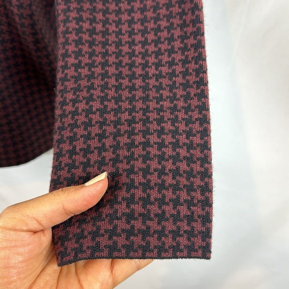 Theory Harmona Houndstooth Printed‎ Burgundy Wool Mock Neck Top Sweater Size S - Picture 8 of 12